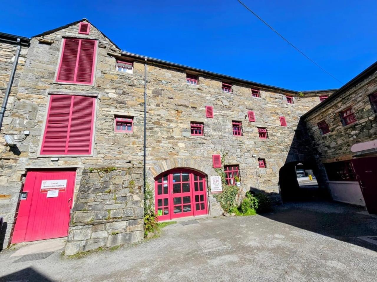 Old Mill Holiday Hostel Westport Exterior photo